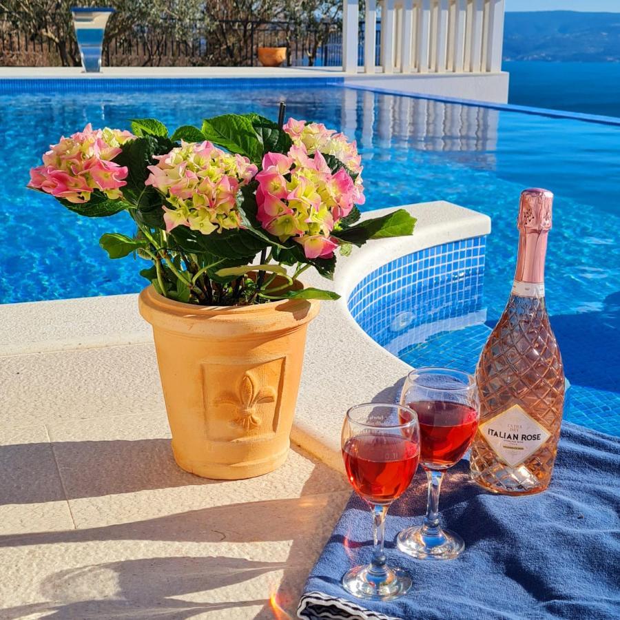 Sea View Luxury Apart Hotel Villa Conte With Swiming Pool And Romantic Spa Podstrana Exterior photo