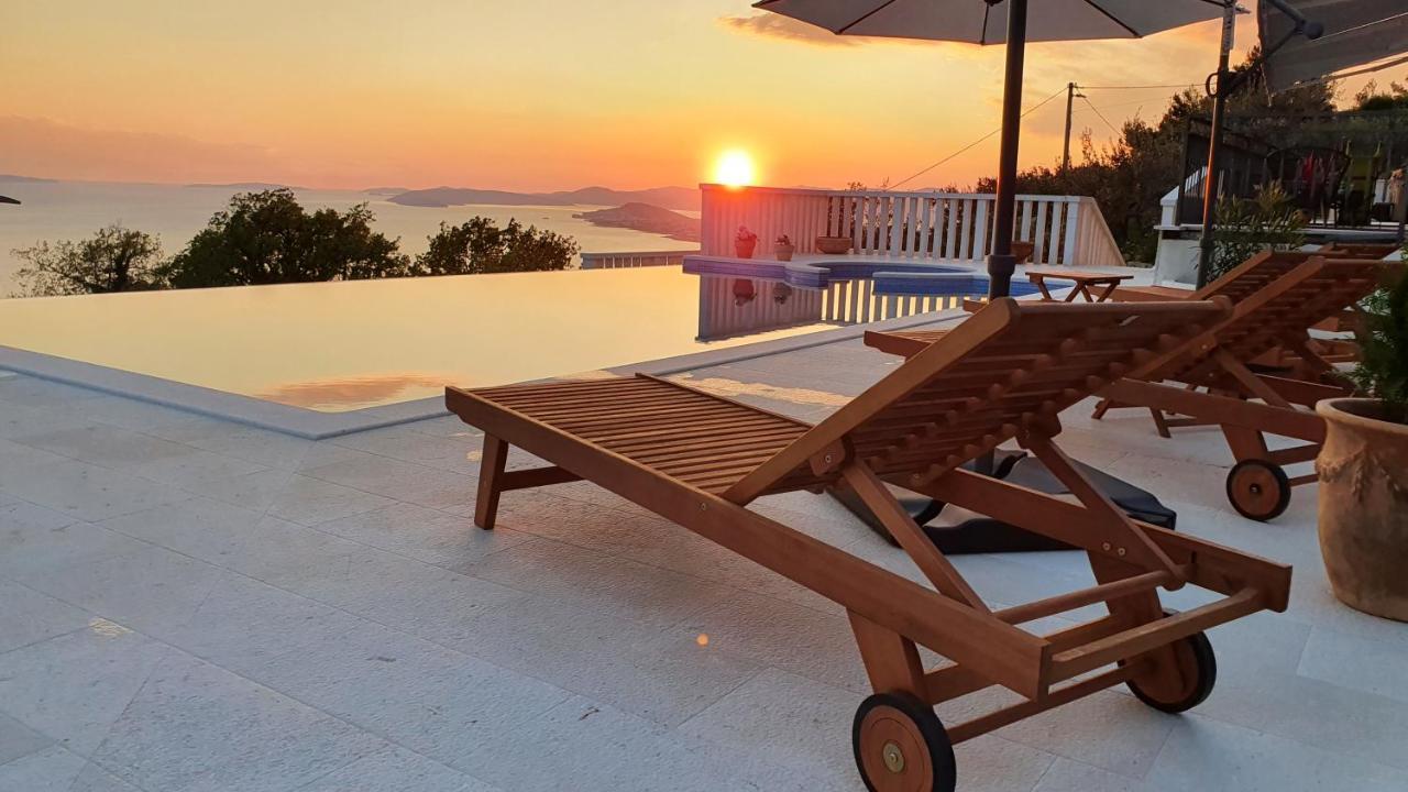 Sea View Luxury Apart Hotel Villa Conte With Swiming Pool And Romantic Spa Podstrana Exterior photo