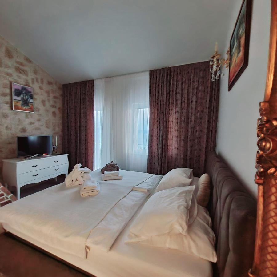 Sea View Luxury Apart Hotel Villa Conte With Swiming Pool And Romantic Spa Podstrana Exterior photo