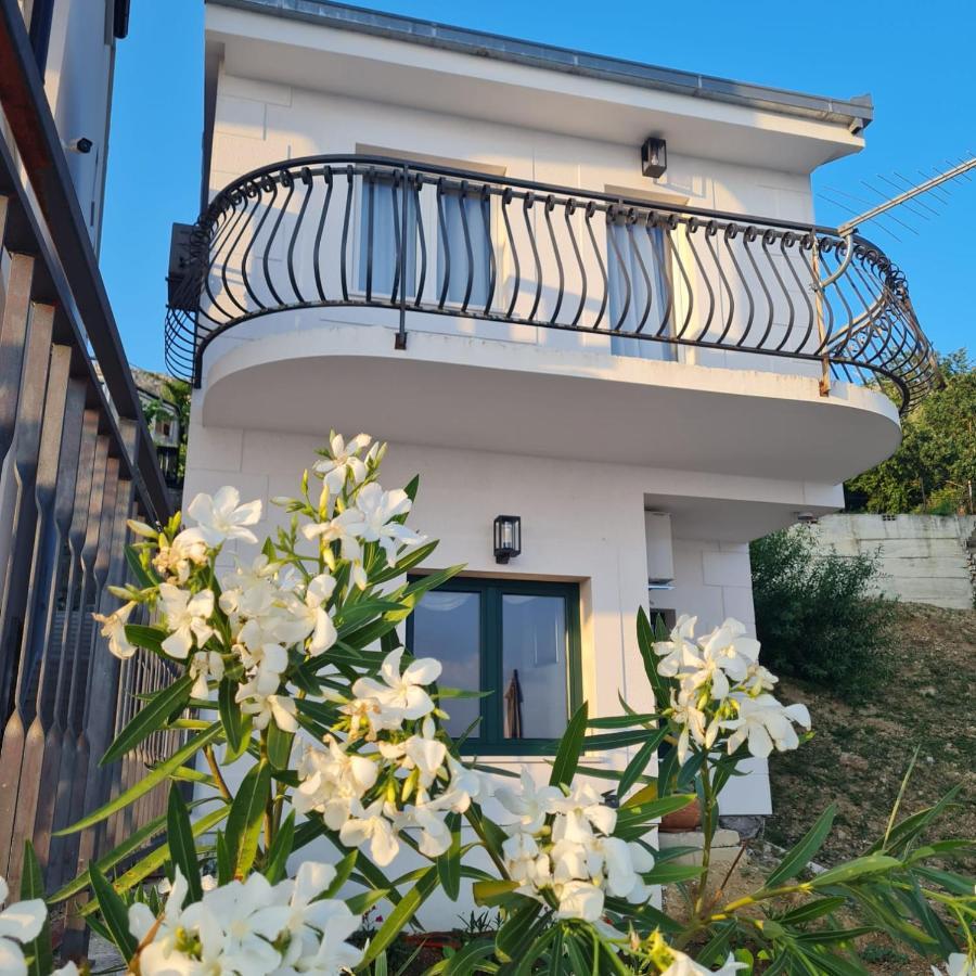 Sea View Luxury Apart Hotel Villa Conte With Swiming Pool And Romantic Spa Podstrana Exterior photo