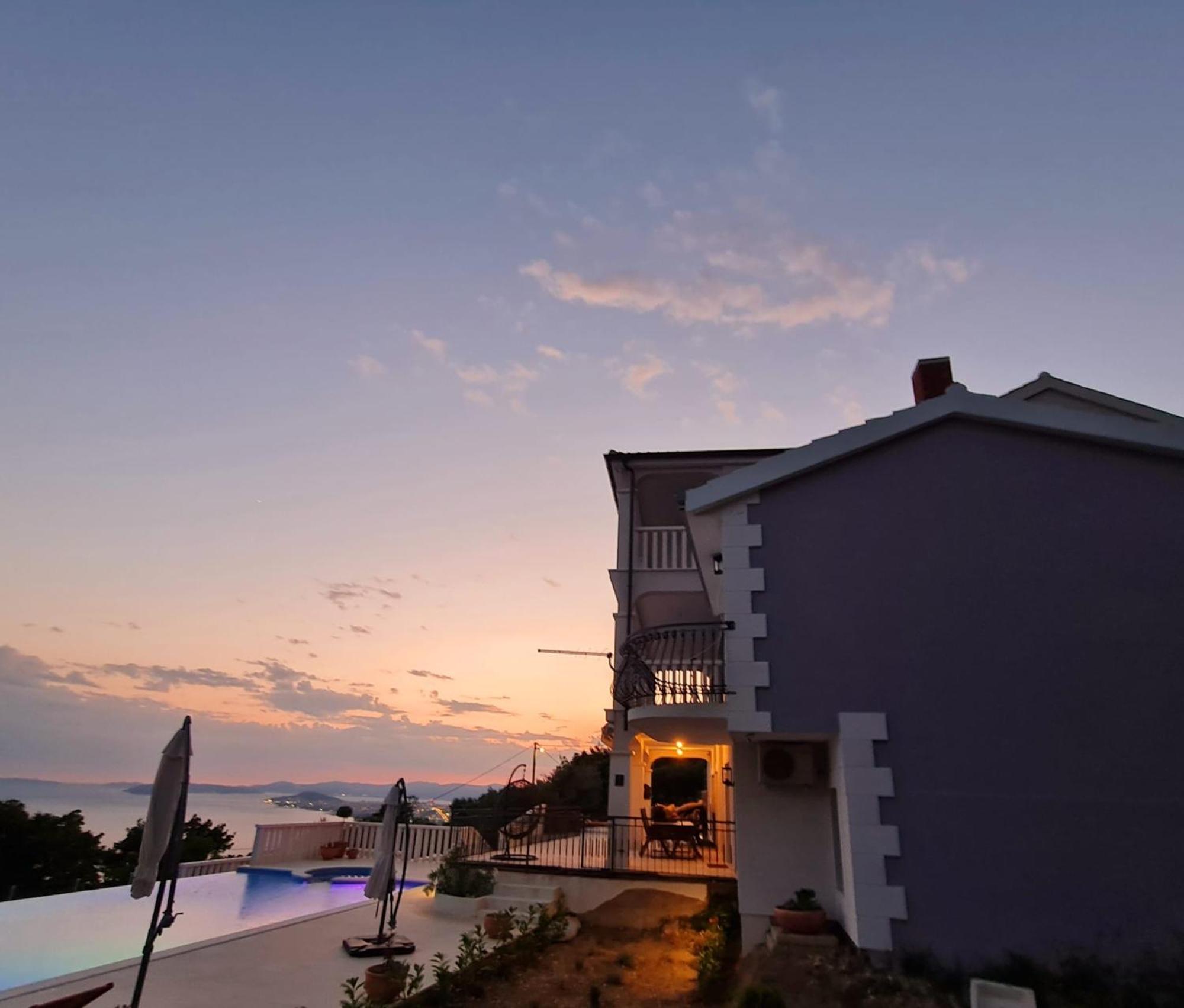 Sea View Luxury Apart Hotel Villa Conte With Swiming Pool And Romantic Spa Podstrana Exterior photo