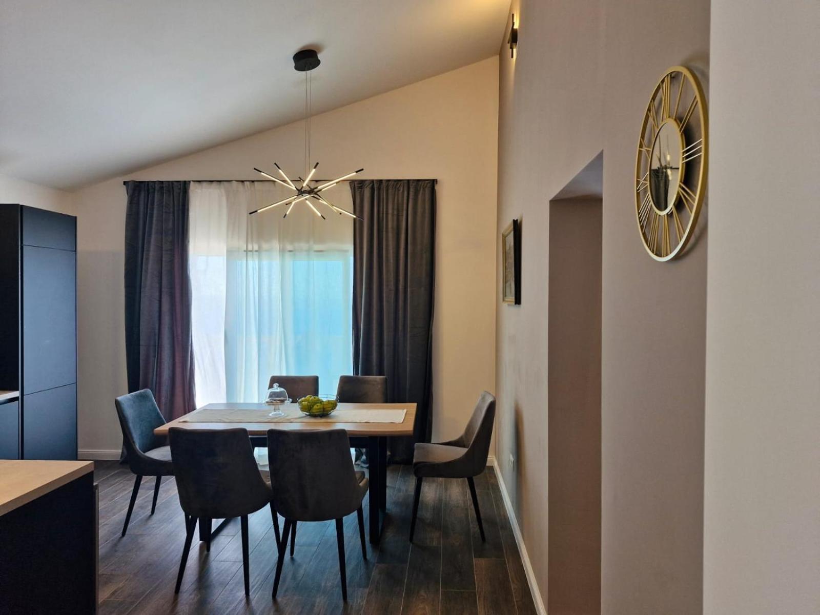 Sea View Luxury Apart Hotel Villa Conte With Swiming Pool And Romantic Spa Podstrana Exterior photo