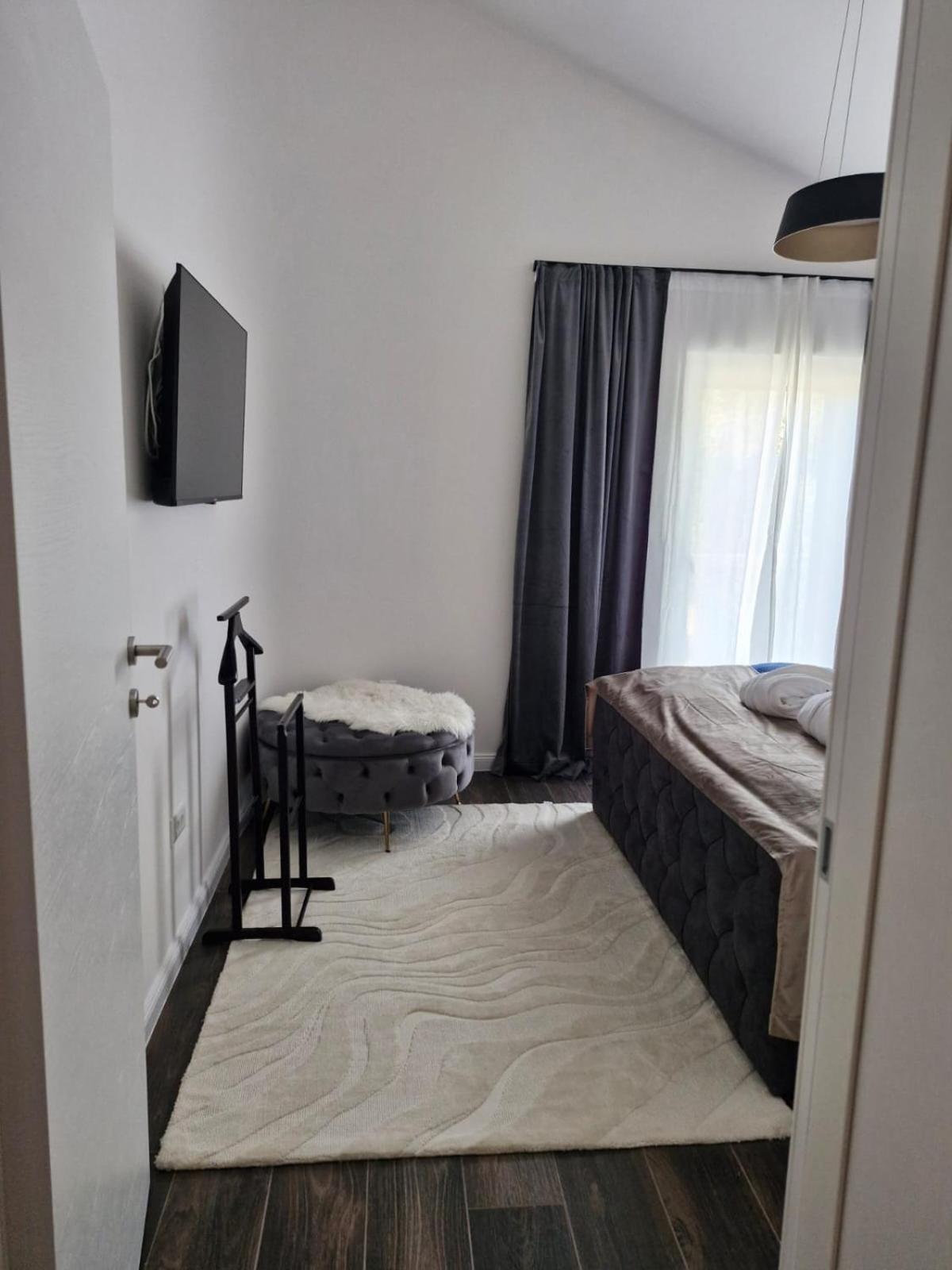 Sea View Luxury Apart Hotel Villa Conte With Swiming Pool And Romantic Spa Podstrana Exterior photo